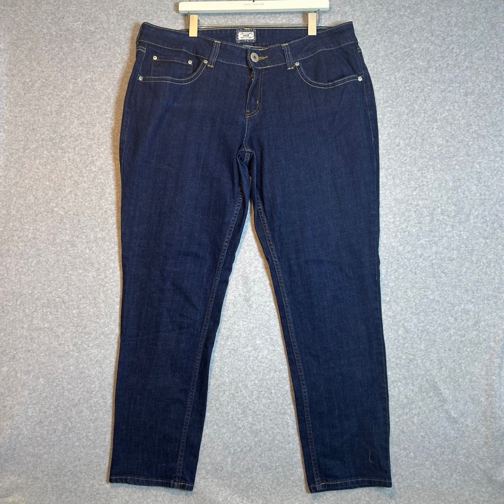 Levi Signature Straight Jeans Womens 20W Dark Wash Stretch Classic Casual Denim